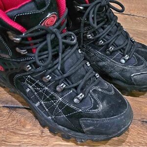 Gen-X Mens Hiking Boots (Waterproof)
Size 8